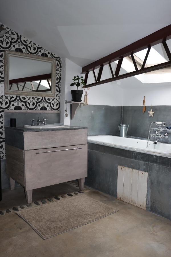 Grand Loft De Charme, Place Du Village A Thuir Exterior foto